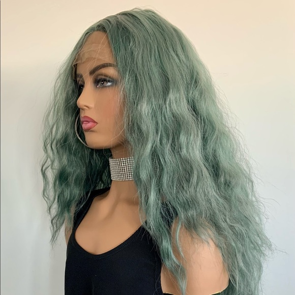 Very Pretty 26” Pearl Green Premium Synthetic Fiber Lace Front Wig - Picture 10 of 13